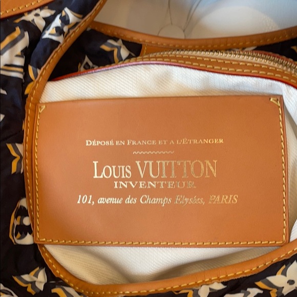 Louis Vuitton Limited Edition Navy Blue Bulles GM - Picture 6 of 15